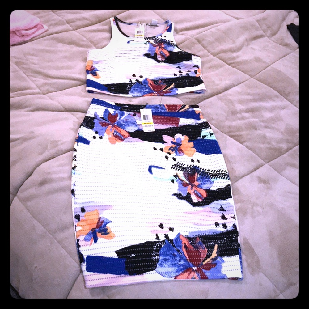NWT Bar 111 - beautiful floral skirt & top
